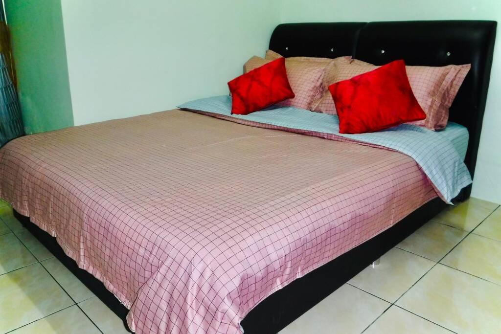 Lily Vacation At Cameron Highlands - 12 Pax,free Wifi W Carporch Tanah Rata
